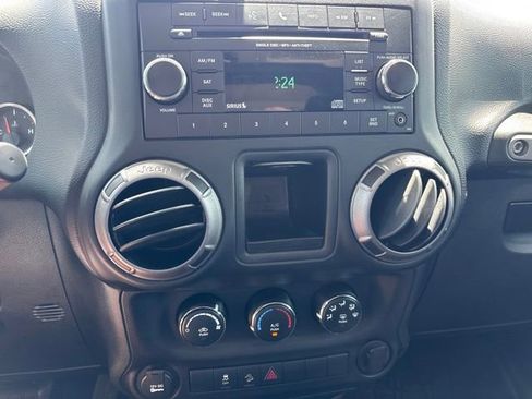 Used 2018 Jeep Wrangler Sport AWD/4WD image 21