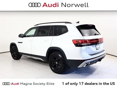 Used 2024 Volkswagen Atlas Peak Edition SEL AWD/4WD image 11