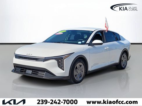 Certified 2025 Kia K4 FWD image 3