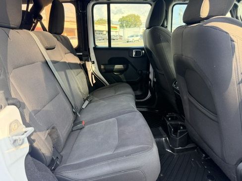 Used 2018 Jeep Wrangler Unlimited Sport AWD/4WD image 15