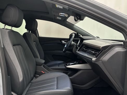 Used 2023 Audi Q4 e-tron Premium w/ Convenience Package image 18