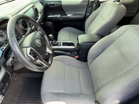 Used 2021 Toyota Tacoma SR5 RWD image 5