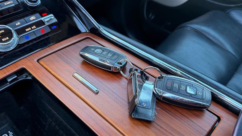 Used 2019 Lincoln Navigator L Reserve w/ Cargo Package AWD/4WD image 38