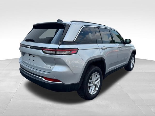 New 2025 Jeep Grand Cherokee Laredo X w/ Luxury Tech Group I AWD/4WD image 6
