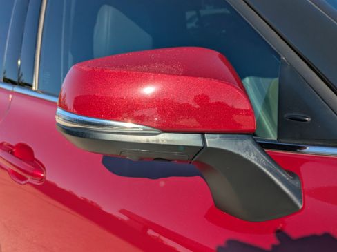 Used 2022 Toyota Highlander Platinum image 11