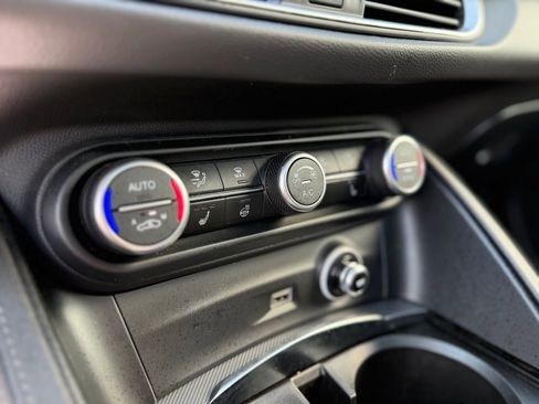 Used 2024 Alfa Romeo Stelvio Ti image 14