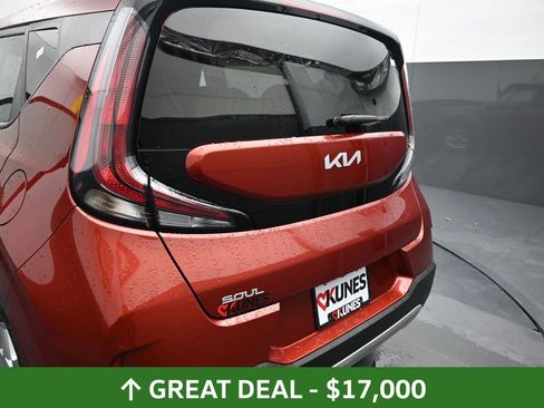 Used 2025 Kia Soul LX w/ LX Technology Package FWD image 37
