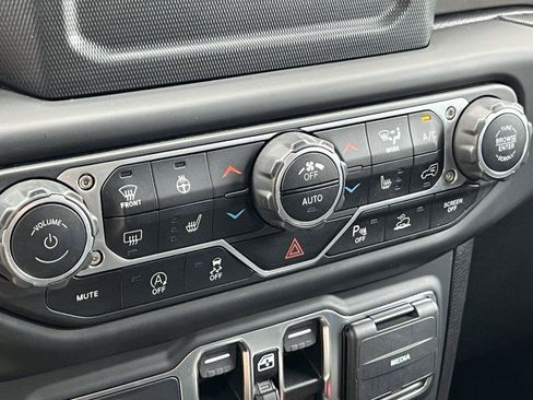 Used 2021 Jeep Wrangler Unlimited Sport AWD/4WD image 23