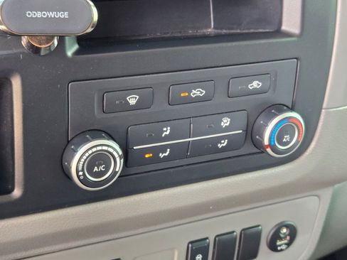 Used 2014 Nissan NV 2500 SV w/ Technology Package image 19