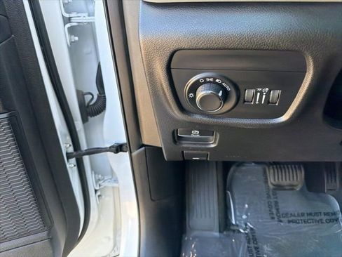 Used 2023 Jeep Grand Cherokee L Laredo image 19