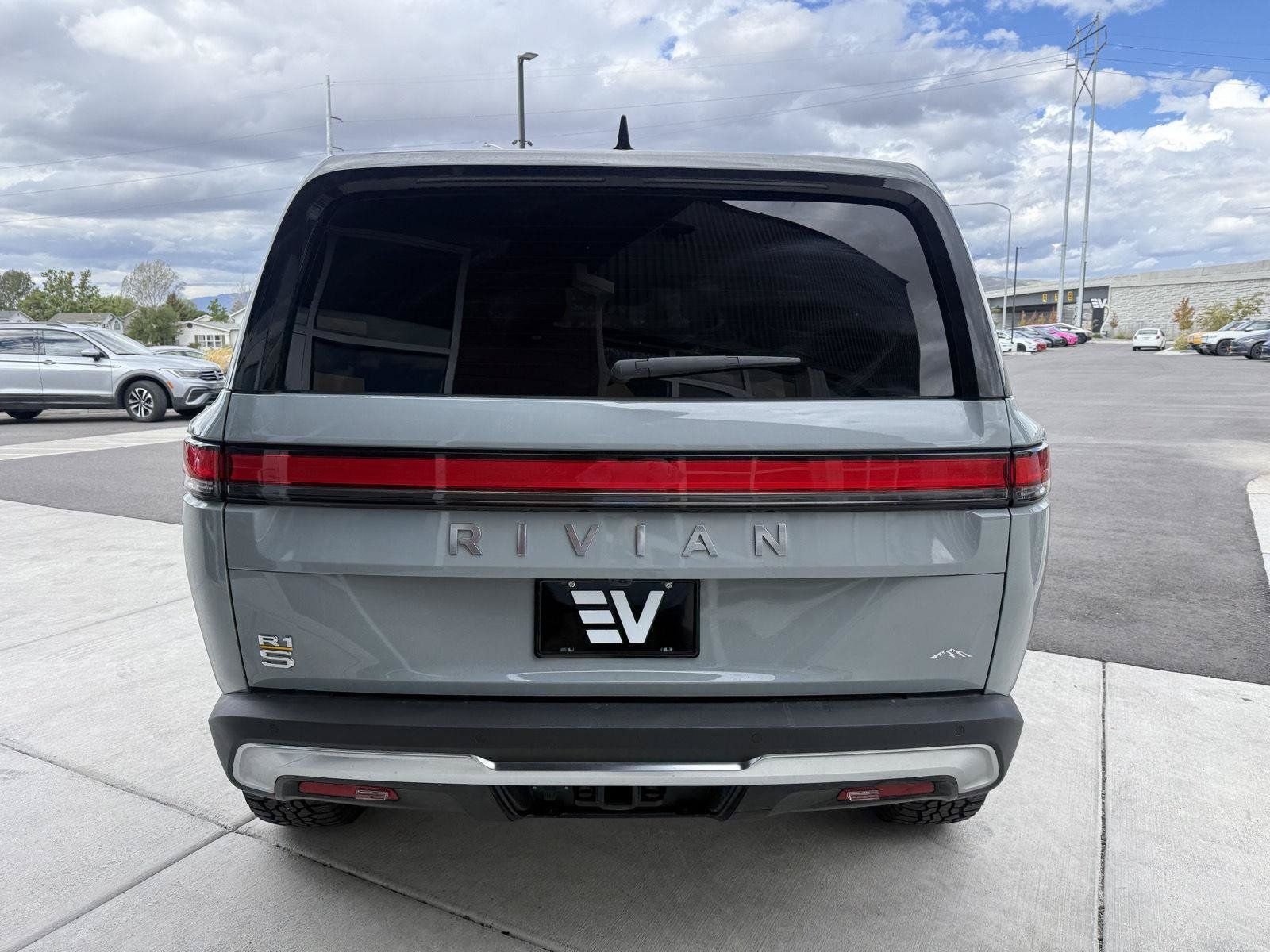 Used 2023 Rivian R1S Launch Edition Quad AWD/4WD image 7
