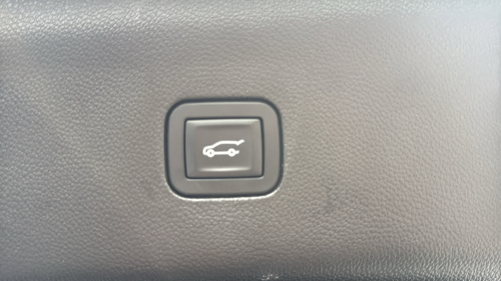 Certified 2019 Buick Enclave Premium w/ Trailering Package, 5000 lbs. AWD/4WD image 36