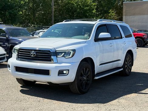 Used 2019 Toyota Sequoia Limited AWD/4WD image 2