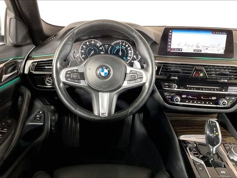 Used 2019 BMW 530e 530e iPerformance image 4