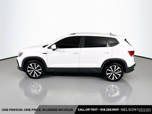 Used 2022 Volkswagen Taos SE FWD image 8