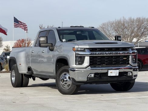Used 2022 Chevrolet Silverado 3500 LT w/ All Star Edition image 2
