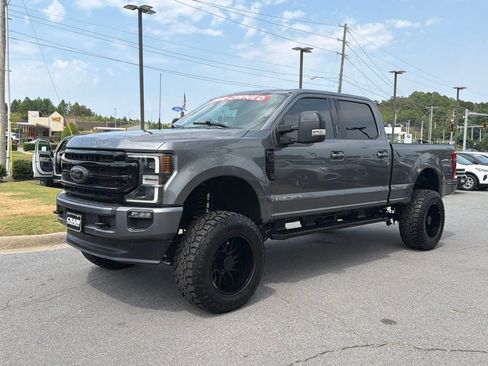 Used 2022 Ford F250 Lariat w/ Black Appearance Package AWD/4WD image 4