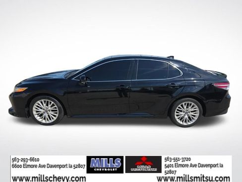 Used 2019 Toyota Camry XLE w/ Carpet Mat Package FWD image 2