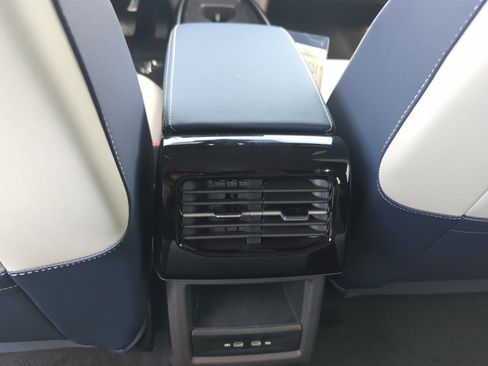New 2025 Volkswagen ID.4 Pro S AWD/4WD image 30