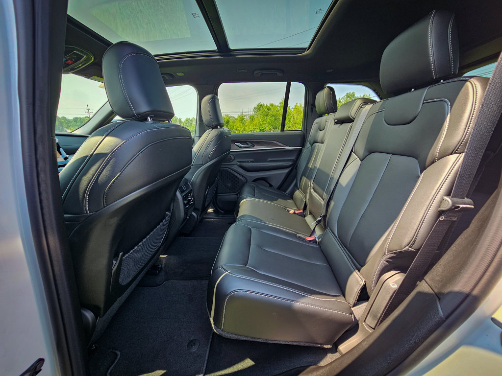 New 2026 Jeep Grand Cherokee Limited AWD/4WD image 37