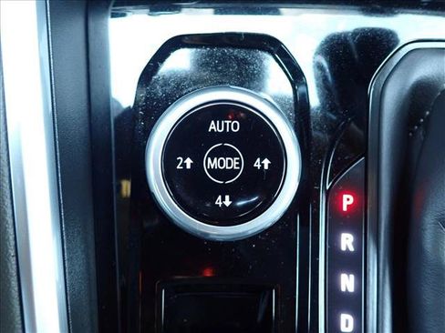 Used 2024 Chevrolet Colorado ZR2 w/ Technology Package AWD/4WD image 20