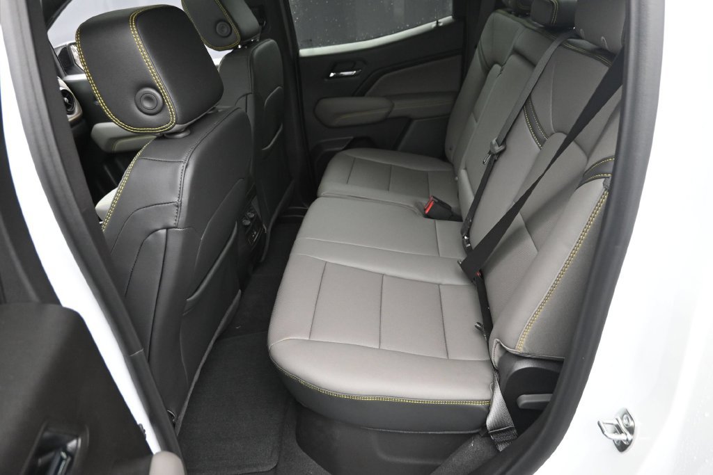 New 2026 Chevrolet Colorado ZR2 w/ Technology Package AWD/4WD image 12