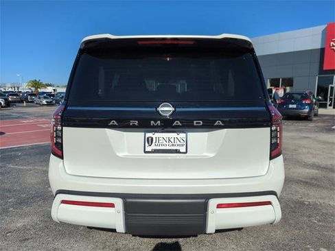 Certified 2025 Nissan Armada SV image 6