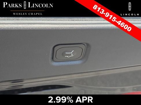 Certified 2025 Lincoln Navigator Reserve AWD/4WD image 9