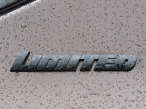 Used 2024 Toyota Tundra Limited image 10