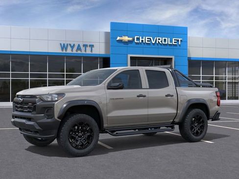 New 2026 Chevrolet Colorado Trail Boss w/ Midnight Edition AWD/4WD image 2