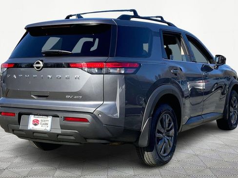 Used 2024 Nissan Pathfinder SV image 5
