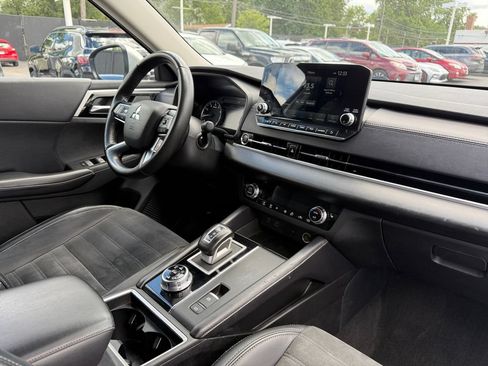 Used 2024 Mitsubishi Outlander SE AWD/4WD image 17