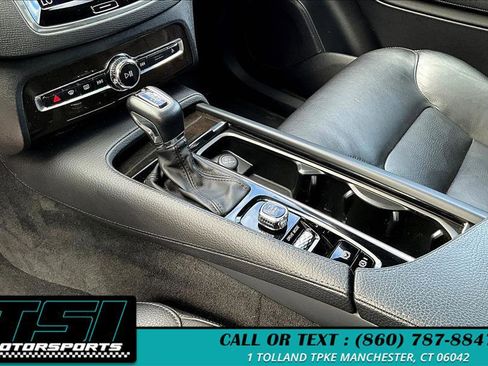 Used 2018 Volvo XC90 T6 Momentum w/ Convenience Package image 15