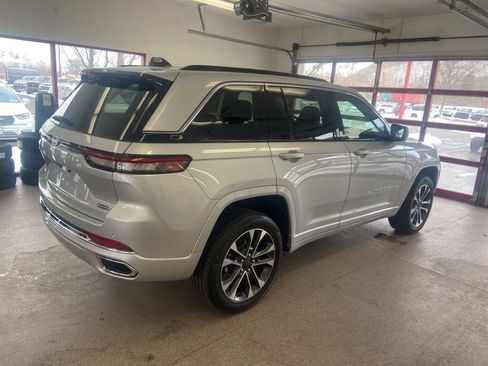 New 2025 Jeep Grand Cherokee Overland w/ Trailer Tow Package image 15