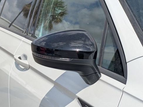 Certified 2023 Volkswagen Tiguan SE R-Line AWD/4WD image 12