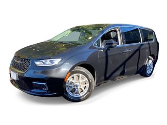 Used 2023 Chrysler Pacifica Touring-L FWD video 1