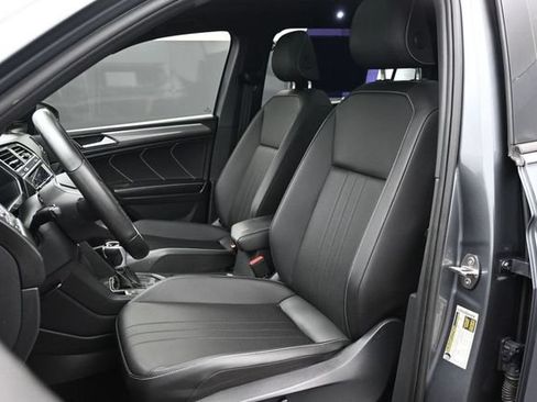 Used 2023 Volkswagen Tiguan SE R-Line FWD image 5