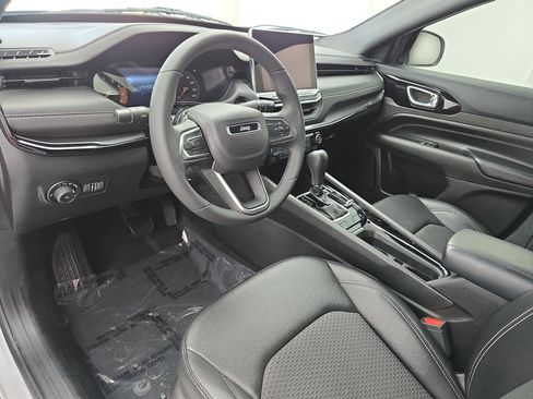Used 2024 Jeep Compass Latitude w/ Altitude Special Edition AWD/4WD image 15