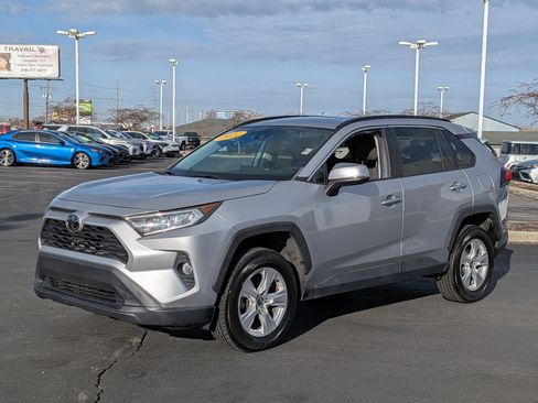 Used 2021 Toyota RAV4 XLE image 4
