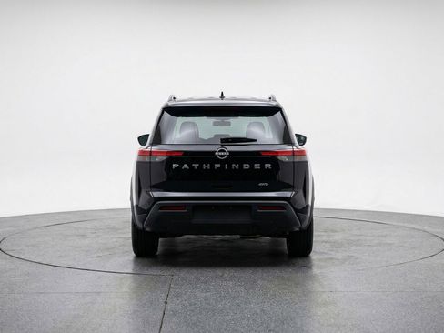 Used 2025 Nissan Pathfinder SV image 7