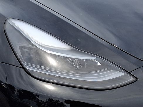 Used 2024 Tesla Model Y Long Range RWD image 9