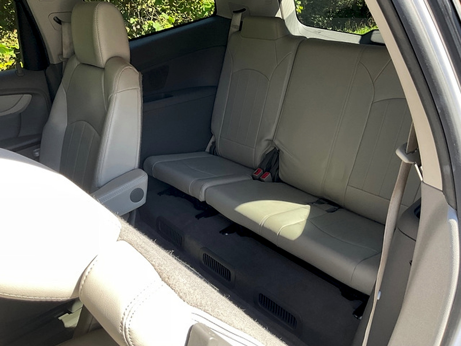 Used 2016 Chevrolet Traverse LTZ FWD image 15