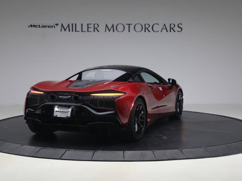 Used 2024 McLaren Artura RWD image 7