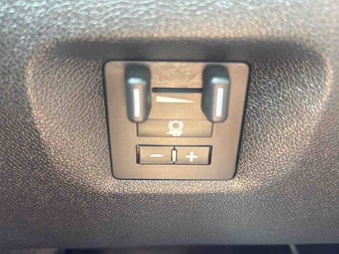 Used 2012 Chevrolet Silverado 2500 LT AWD/4WD image 23