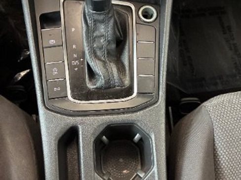 Used 2019 Volkswagen Jetta SE FWD image 24