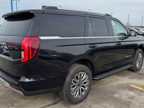 New 2026 Ford Expedition Platinum image 8