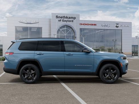 New 2026 Jeep Grand Cherokee L Limited w/ Limited Altitude Package AWD/4WD image 22