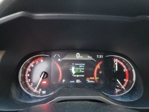 Used 2025 Toyota RAV4 XLE FWD image 20