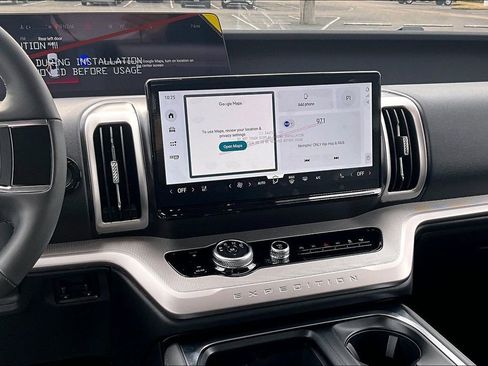 New 2026 Ford Expedition Active image 7