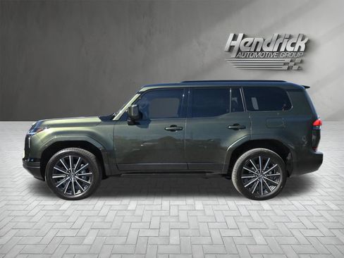 Used 2026 Lexus GX 550 w/ Accessory Package (2T) image 10